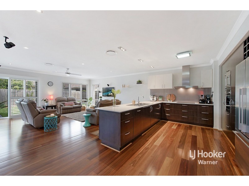 4 Reach Place, Eatons Hill QLD 4037