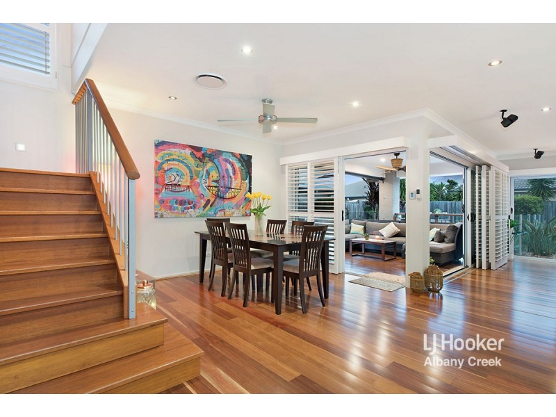 4 Reach Place, Eatons Hill QLD 4037