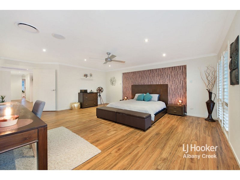 4 Reach Place, Eatons Hill QLD 4037