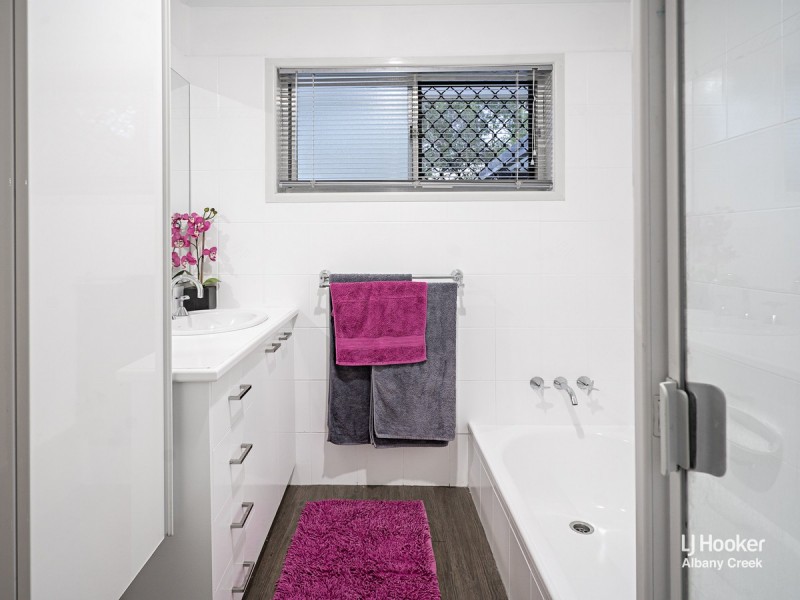 3 Caradon Street, Albany Creek QLD 4035