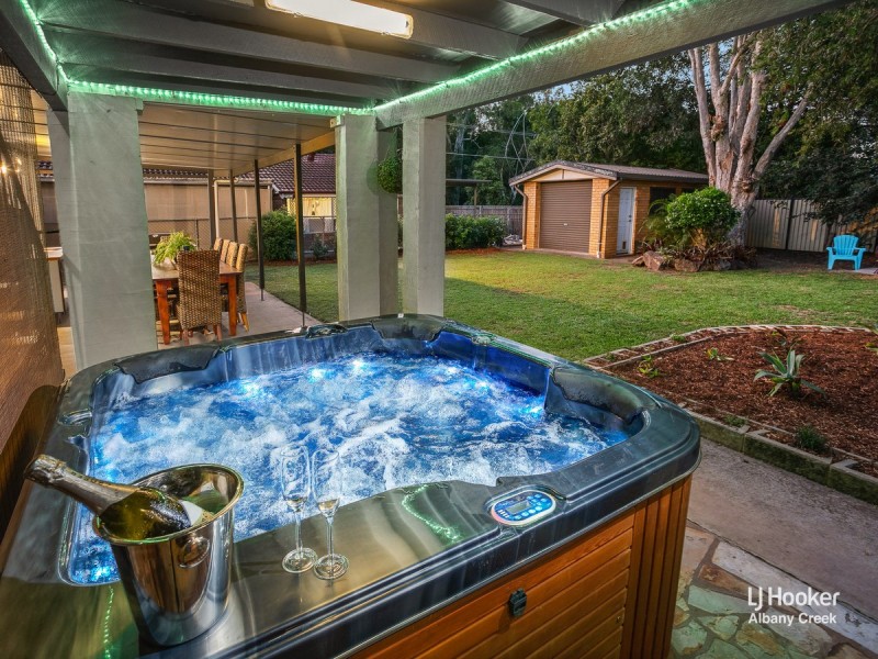 3 Caradon Street, Albany Creek QLD 4035