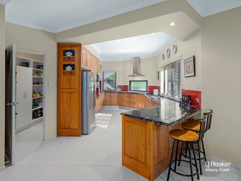 726 Clear Mountain Road, Cashmere QLD 4500