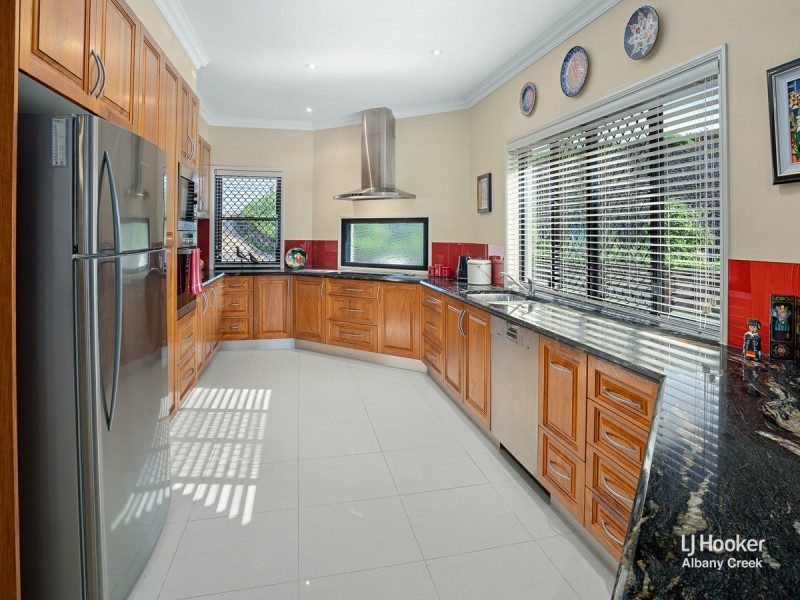 726 Clear Mountain Road, Cashmere QLD 4500