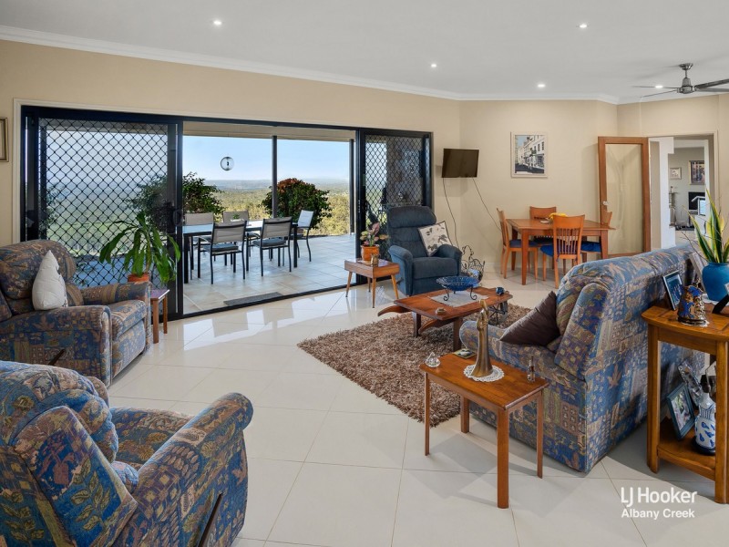 726 Clear Mountain Road, Cashmere QLD 4500