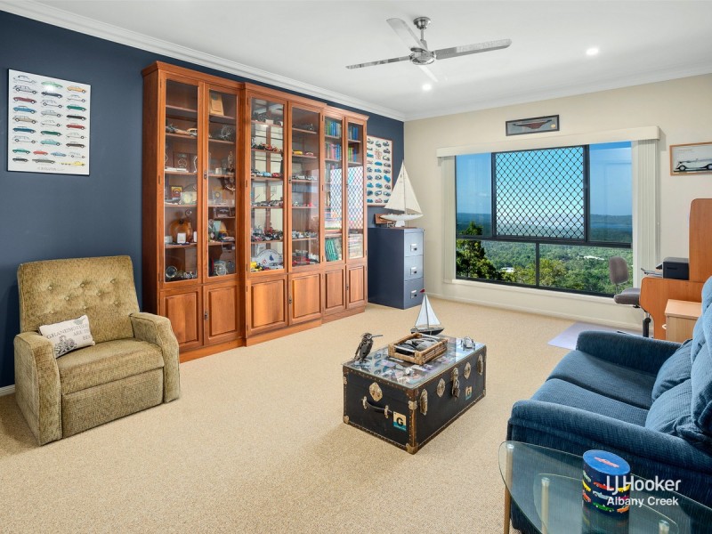 726 Clear Mountain Road, Cashmere QLD 4500