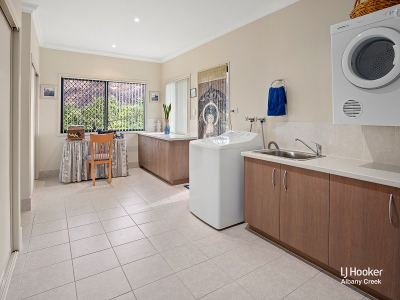 726 Clear Mountain Road, Cashmere QLD 4500