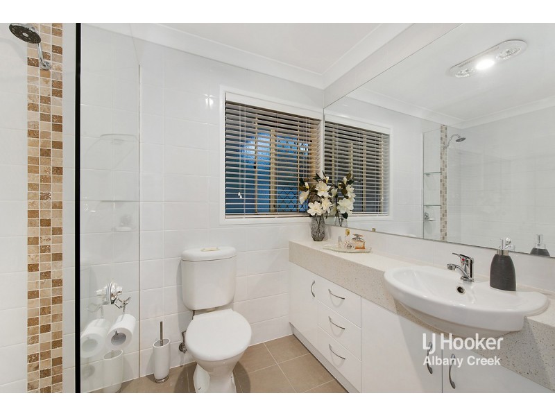 11 Gum Leaf Court, Albany Creek QLD 4035