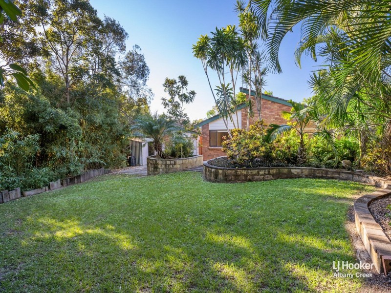 4 Danaus Court, Eatons Hill QLD 4037
