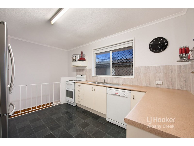 10 Pleasant Court, Albany Creek QLD 4035