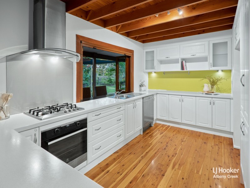 17 Eden Drive, Eatons Hill QLD 4037