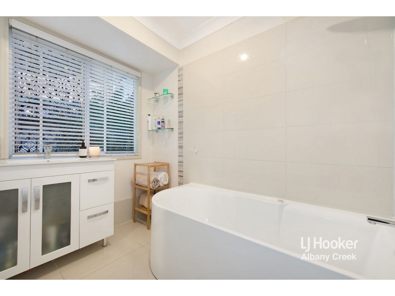13 Manly Close, Albany Creek QLD 4035