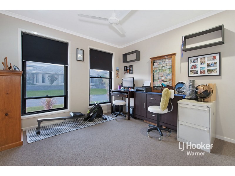 48 Moor Circuit, Warner QLD 4500