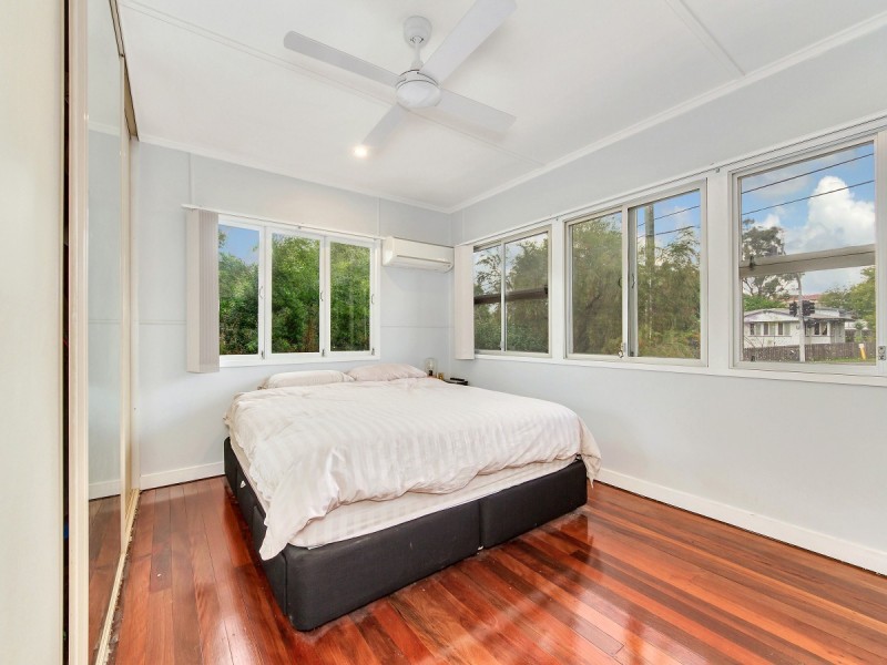 212 Appleby Road, Stafford Heights QLD 4053