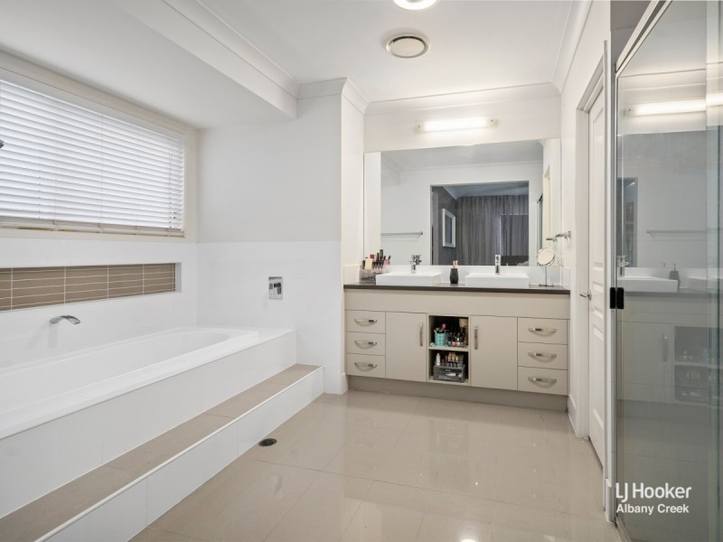 28 Dana Street, Cashmere QLD 4500