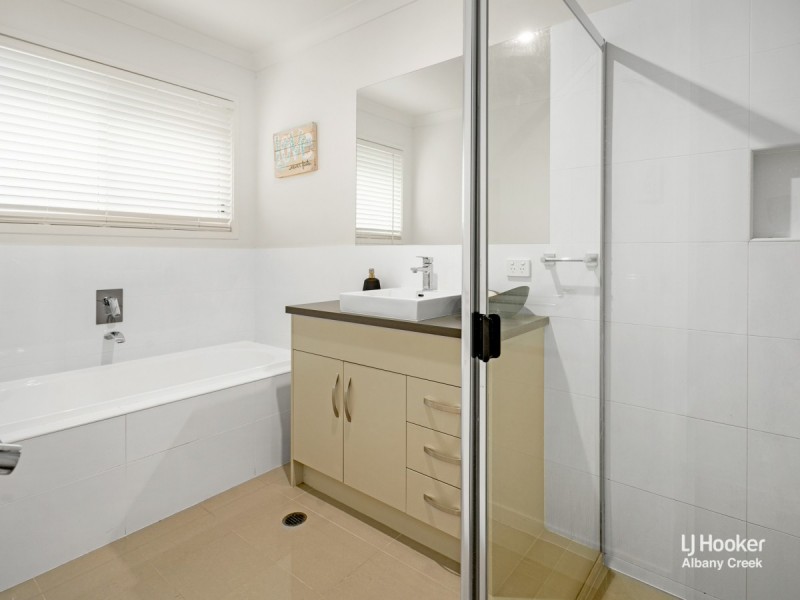 28 Dana Street, Cashmere QLD 4500