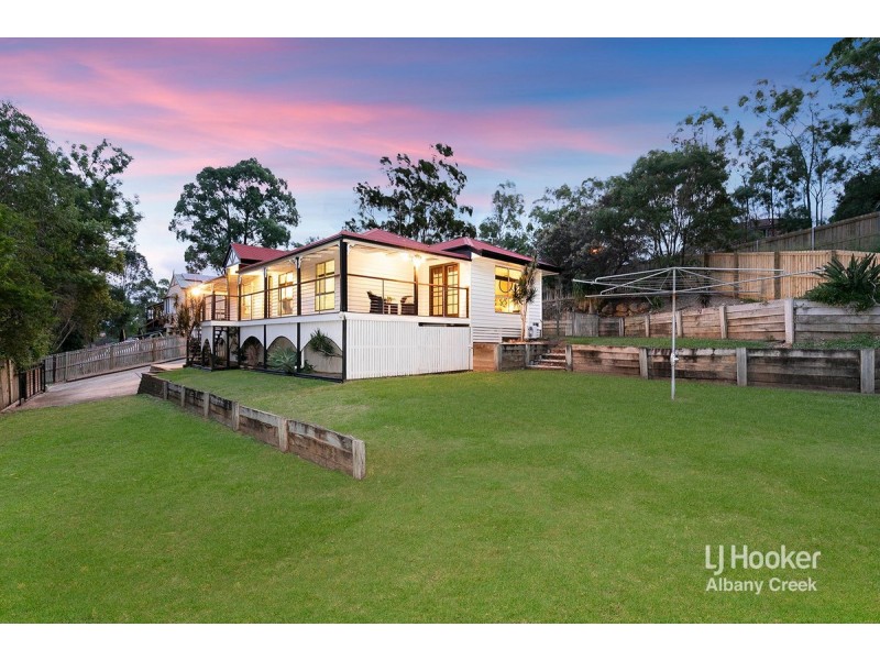 11 Sunblest Court, Eatons Hill QLD 4037