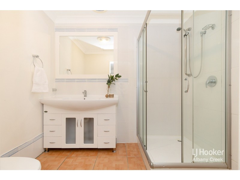 11 Sunblest Court, Eatons Hill QLD 4037