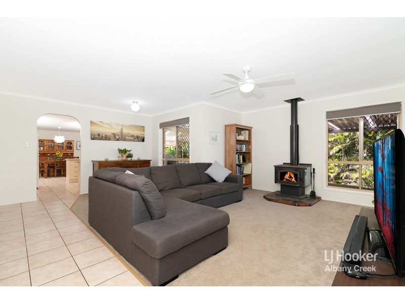 4 Cooloola Court, Everton Hills QLD 4053