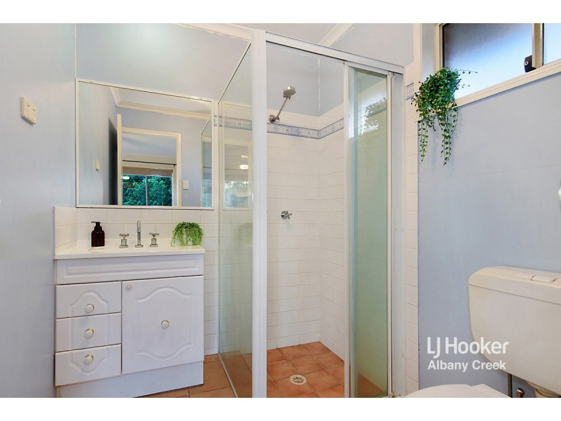 5 Peer Court, Eatons Hill QLD 4037