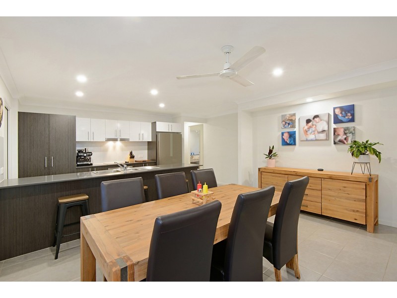 8 Cooloola Circuit, Warner QLD 4500