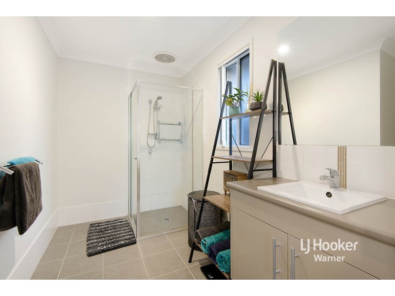 8 Cooloola Circuit, Warner QLD 4500