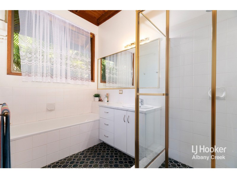 4 Ajax Court, Eatons Hill QLD 4037