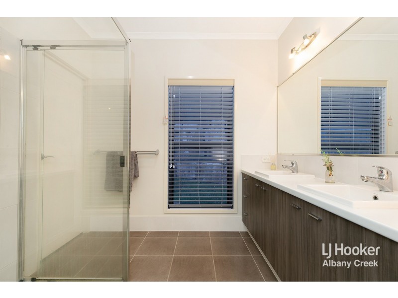 7 Tributary Court, Eatons Hill QLD 4037