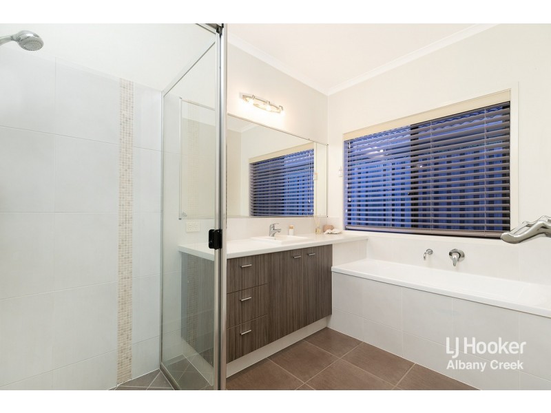 7 Tributary Court, Eatons Hill QLD 4037