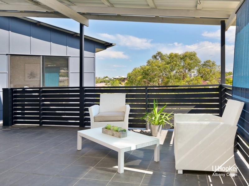 4 Portia Close, Eatons Hill QLD 4037