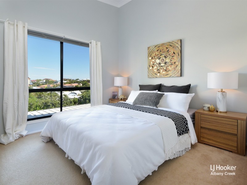 4 Portia Close, Eatons Hill QLD 4037