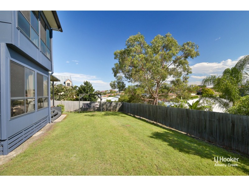 4 Portia Close, Eatons Hill QLD 4037