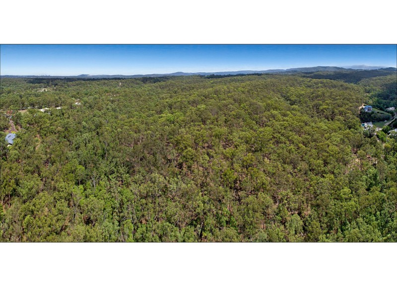 8 Cashs Road, Cashmere QLD 4500