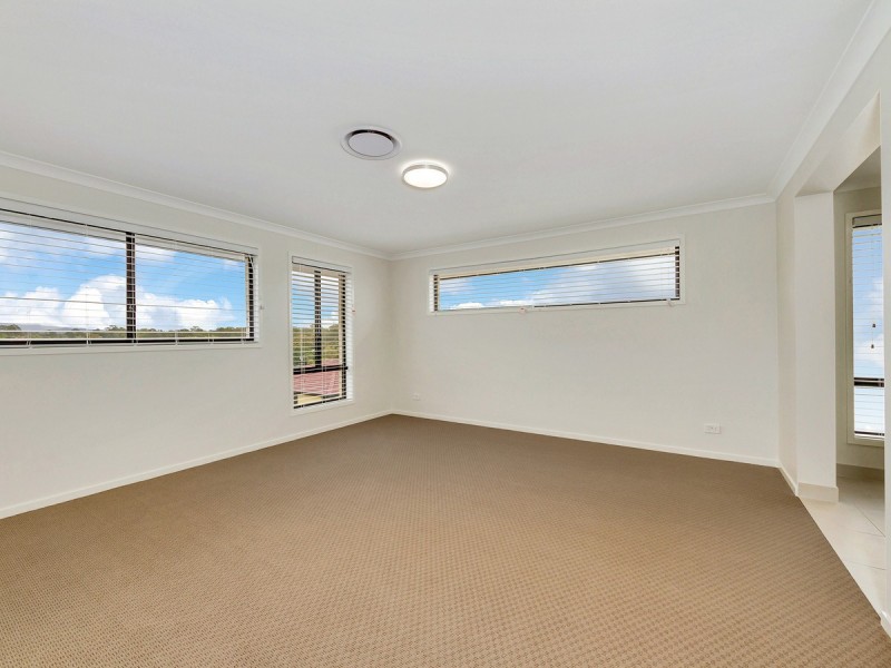 5 Beazley Circuit, Bridgeman Downs QLD 4035