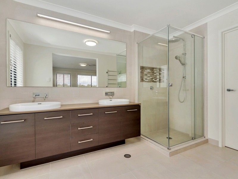 5 Beazley Circuit, Bridgeman Downs QLD 4035