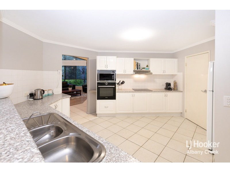 8 Mahogany Drive, Albany Creek QLD 4035