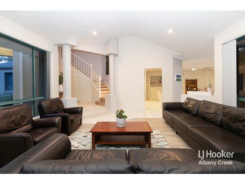 8 Mahogany Drive, Albany Creek QLD 4035