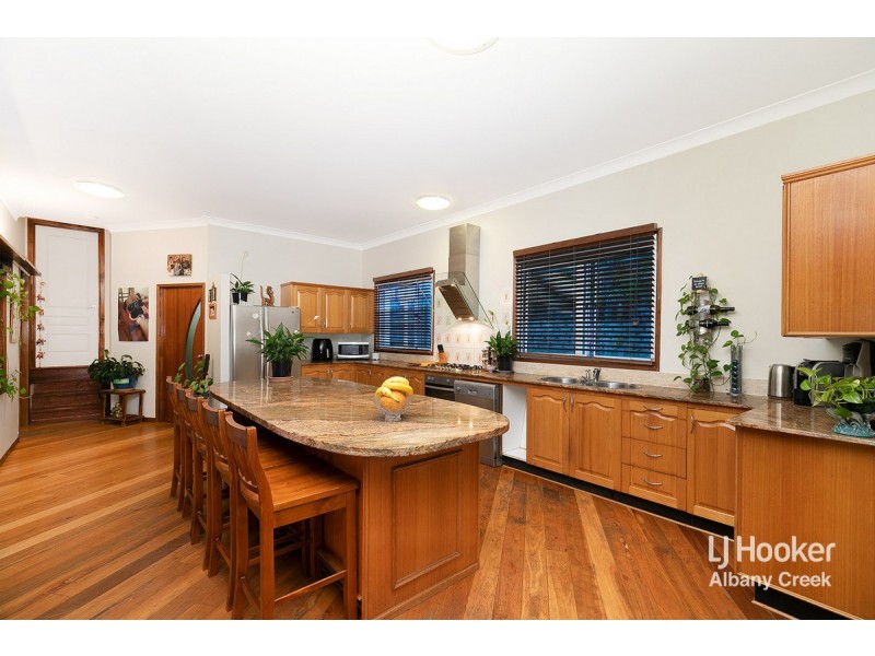 10 Mascotte Court, Eatons Hill QLD 4037