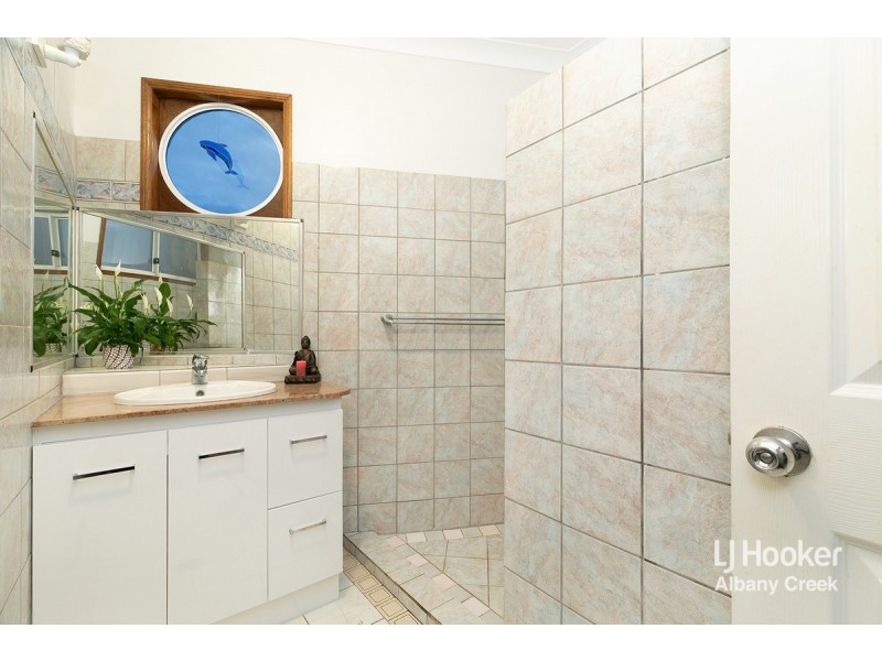 10 Mascotte Court, Eatons Hill QLD 4037