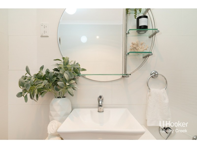 5 Janna Court, Eatons Hill QLD 4037