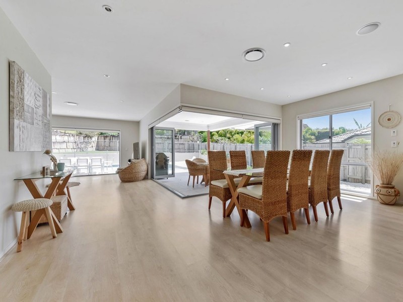 5 Maggie Place, Cashmere QLD 4500