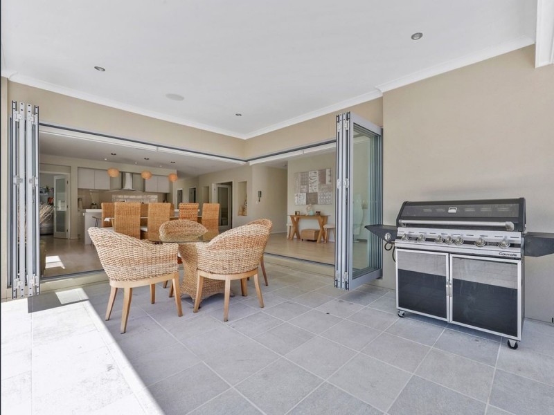 5 Maggie Place, Cashmere QLD 4500