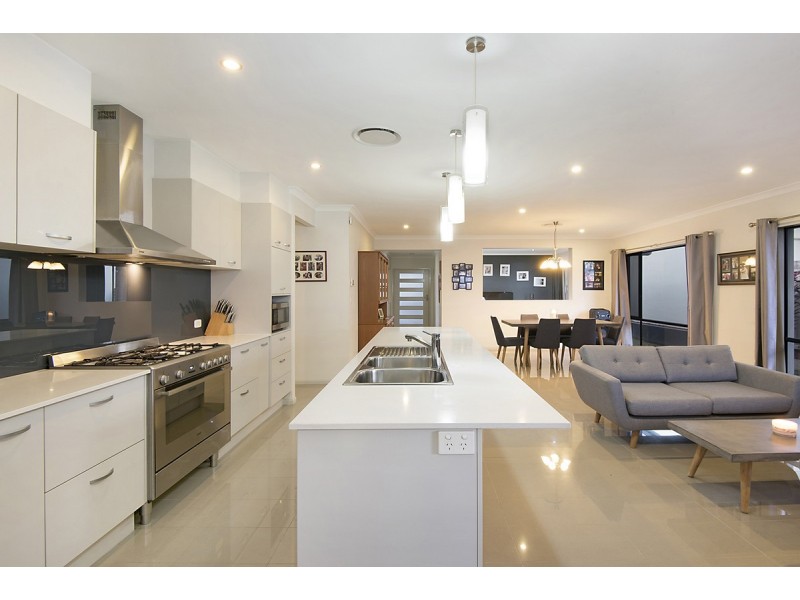 43 Kidston Crescent, Warner QLD 4500