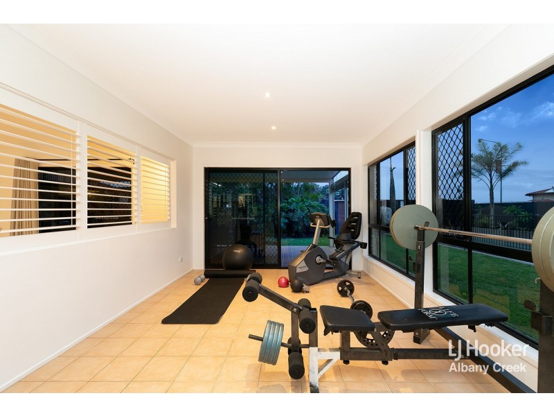 20 Bunyaville Close, Arana Hills QLD 4054