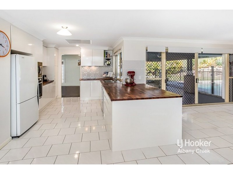 6 Peterson Place, Bridgeman Downs QLD 4035