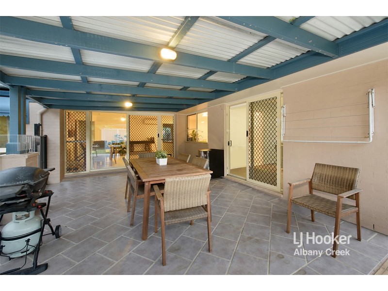 6 Peterson Place, Bridgeman Downs QLD 4035