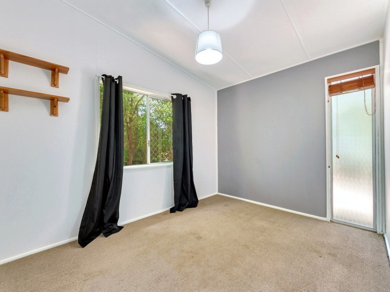 49 Illuta Avenue, Ferny Hills QLD 4055