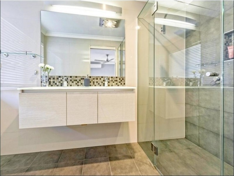 24 Talisman Court,, Eatons Hill QLD 4037