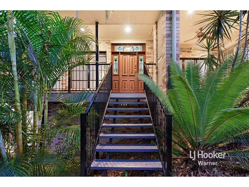 16 Crebra Lane, Cashmere QLD 4500