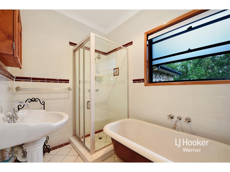 16 Crebra Lane, Cashmere QLD 4500