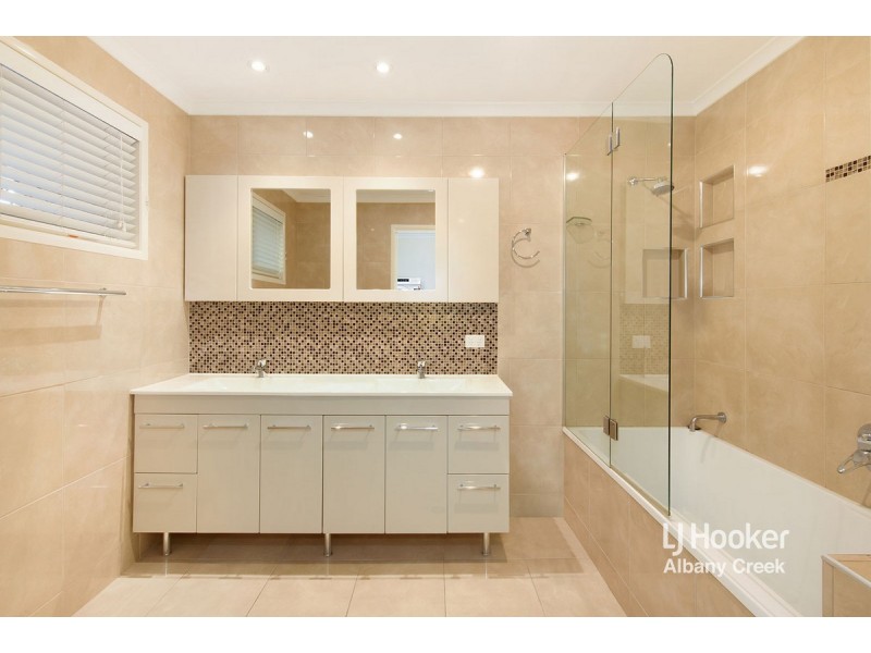 6 Fulmar Court, Albany Creek QLD 4035